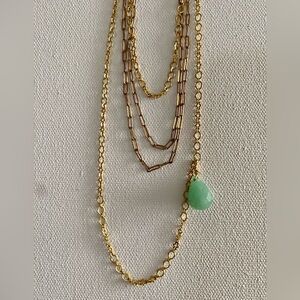 Chain necklace with chalcedony gemstone